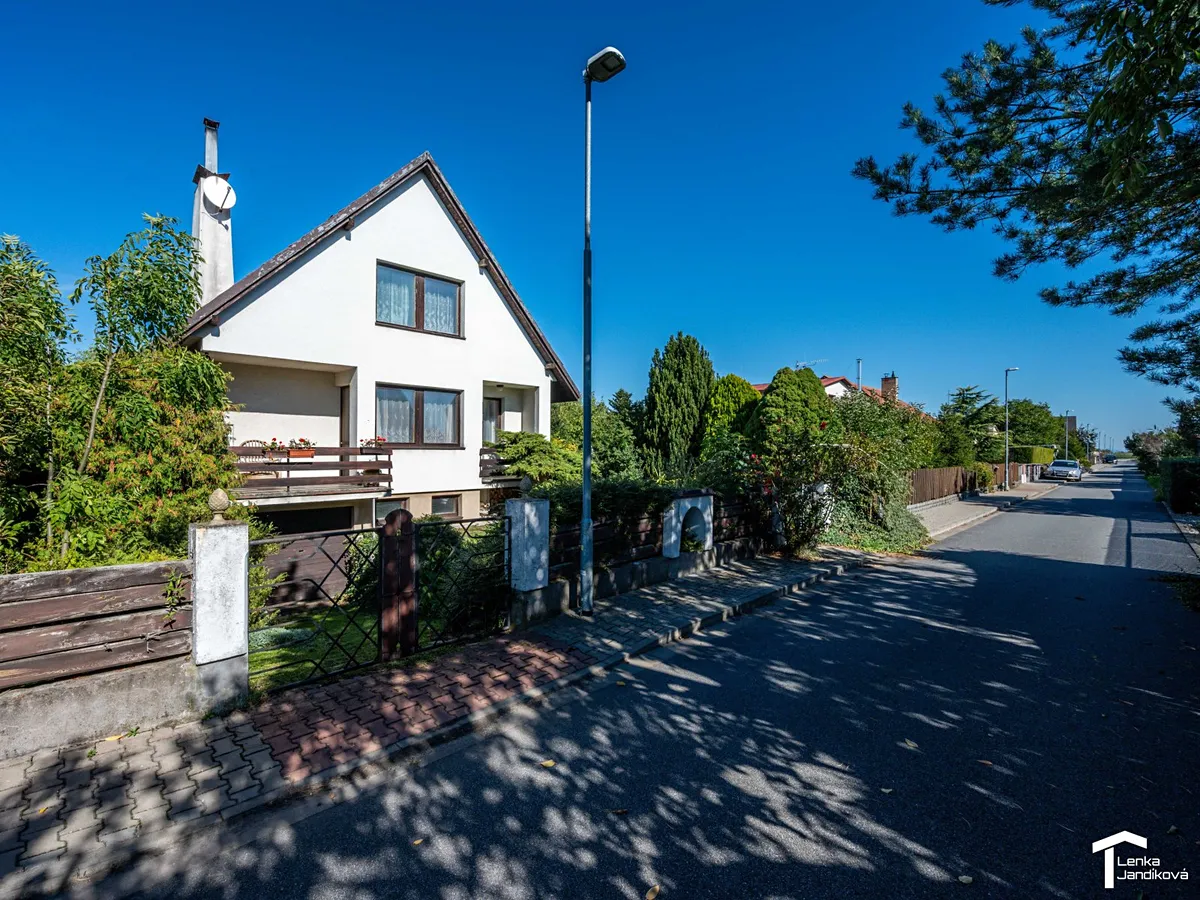 Prodej rodinného domu 196 m², pozemek 511 m²